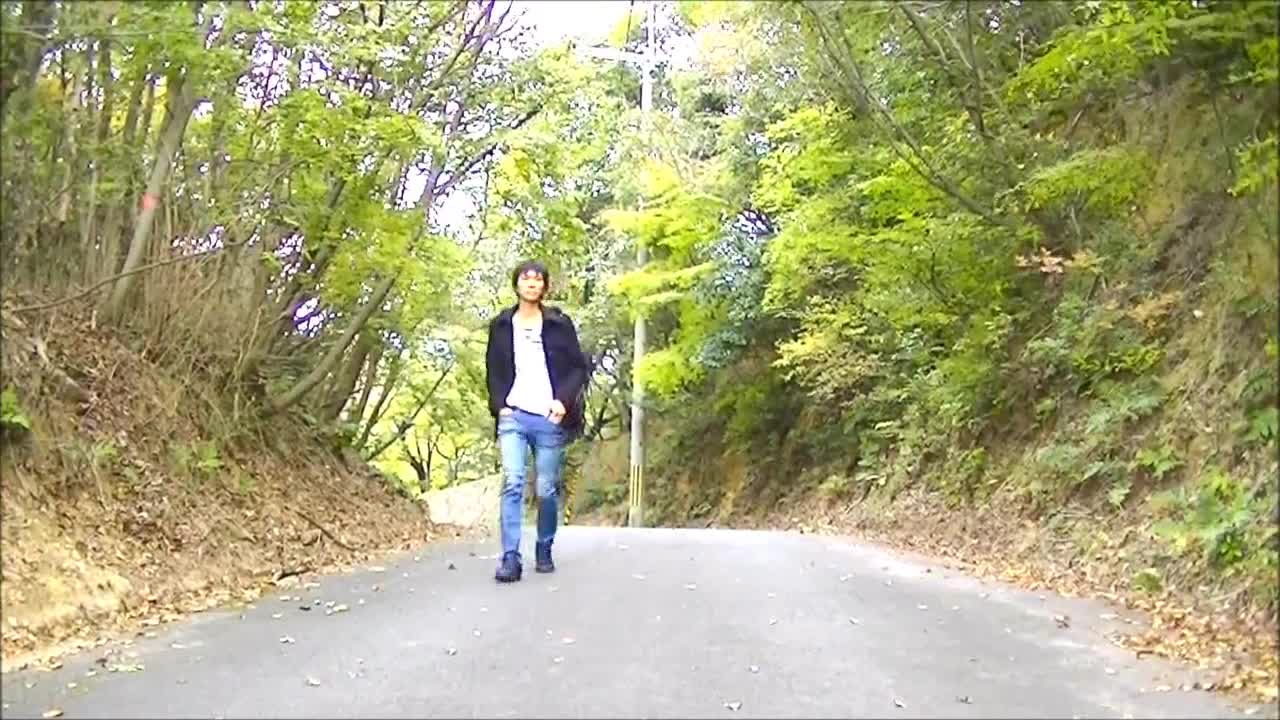 イケメン青年が山の中でオナニー。野生の雄は止まらない。。ワイルドだろ〜 sample 1