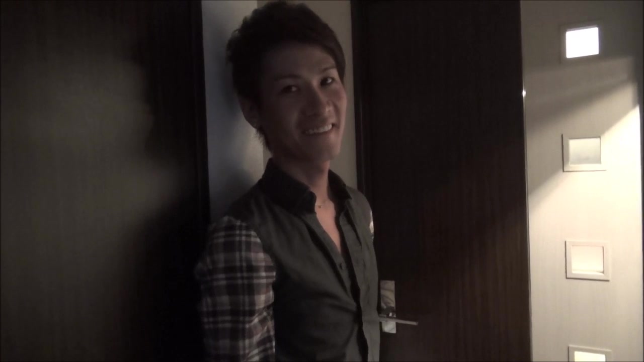 素人ノンケシリーズ-アパレルスタッフ系爽やか短髪イケメンが初のAV出演 sample 5